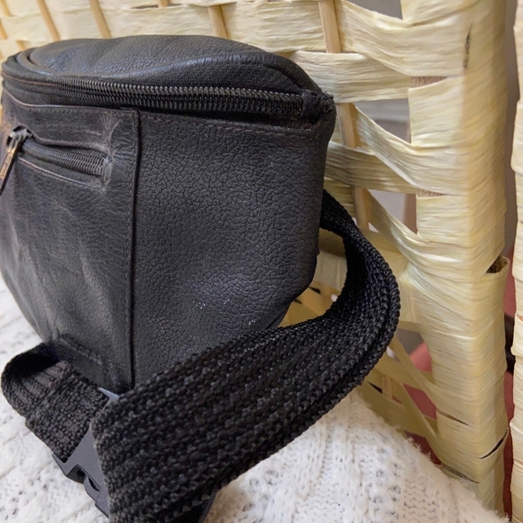 Lufthansa First Class, Black Leather Fanny Pack - Picture 4 of 10